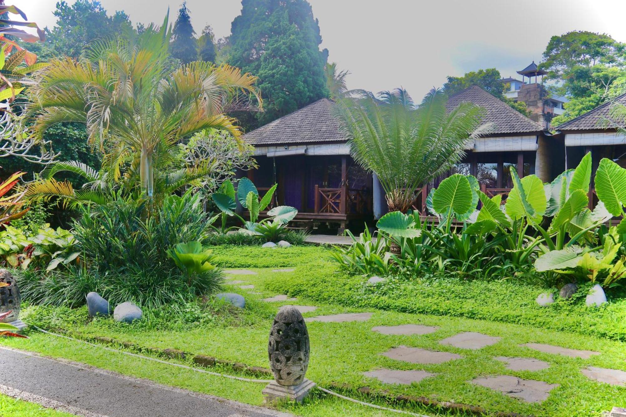 Puri Karang Besakih Hotel Menanga Ngoại thất bức ảnh