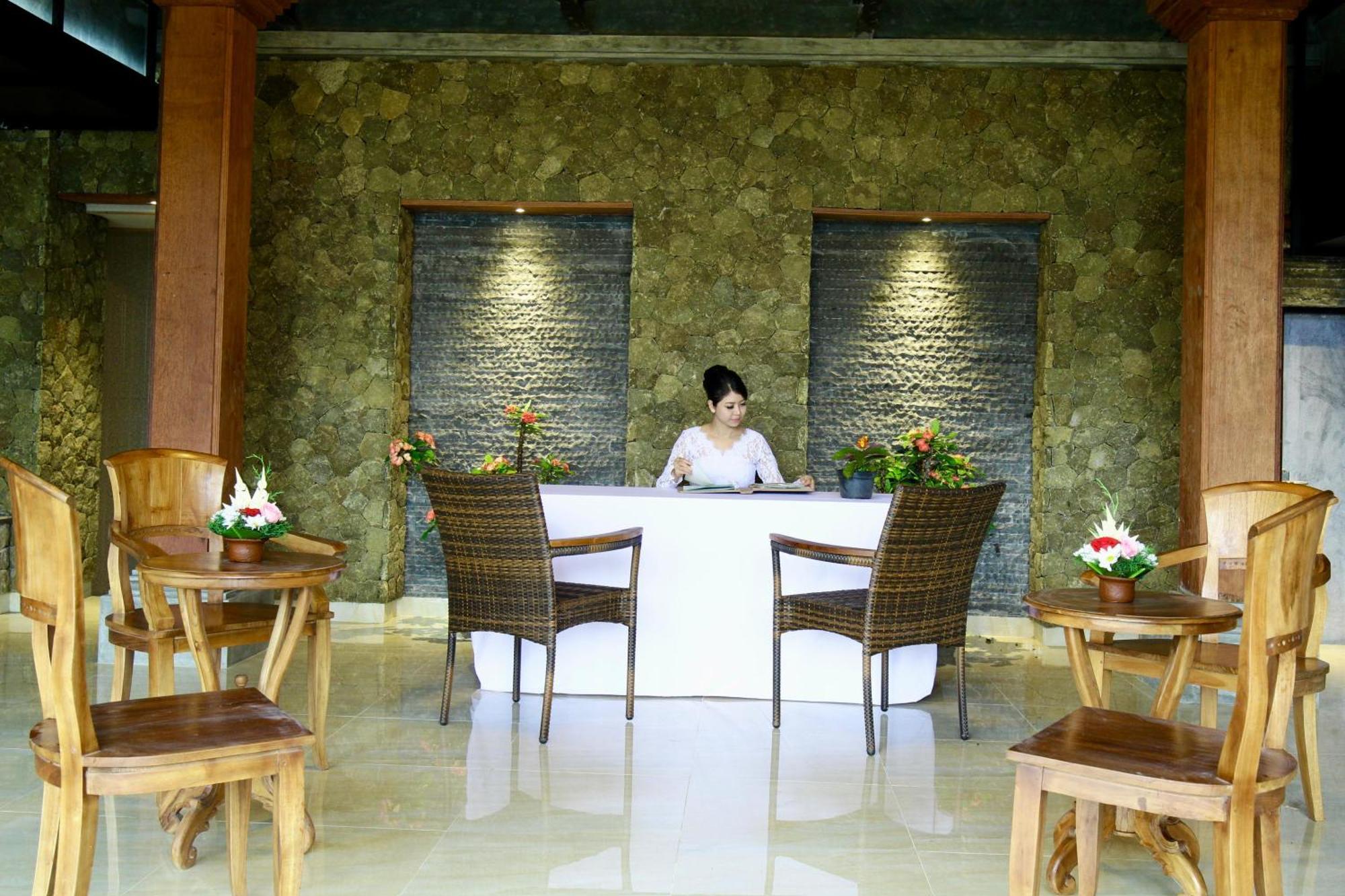Puri Karang Besakih Hotel Menanga Ngoại thất bức ảnh